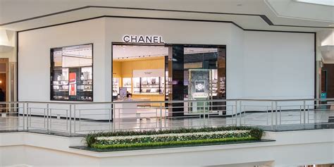 stores that sell chanel perfume in queens